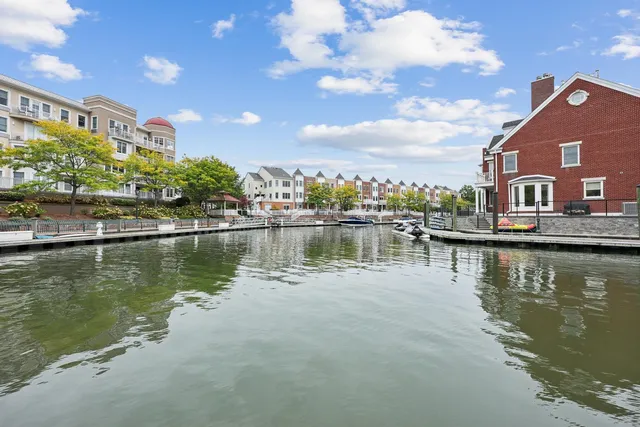 $769,000 | 205 Shearwater Court West, Unit 22, Jersey City, NJ 07305