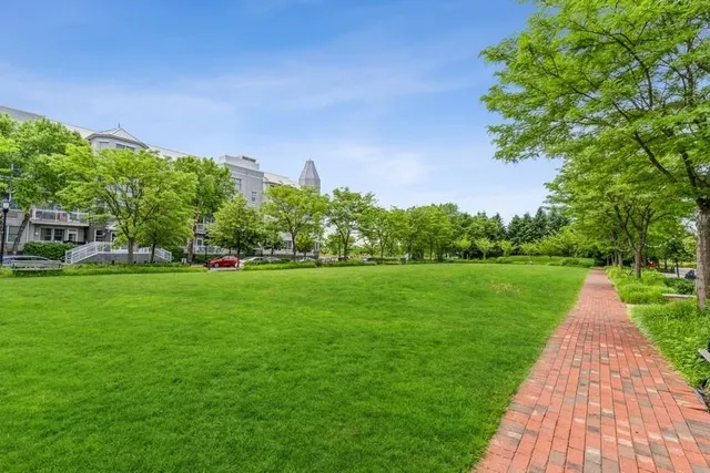 $769,000 | 205 Shearwater Court West, Unit 22, Jersey City, NJ 07305