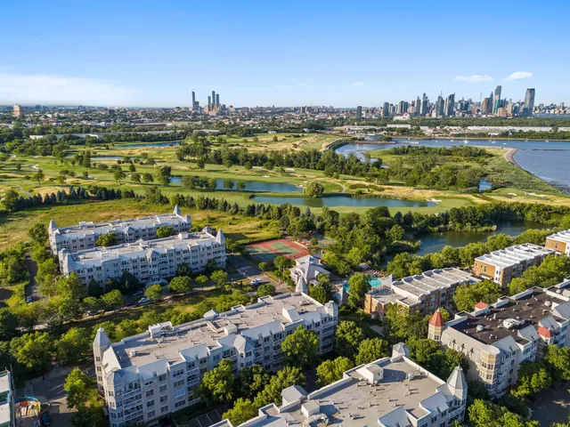 $769,000 | 205 Shearwater Court West, Unit 22, Jersey City, NJ 07305