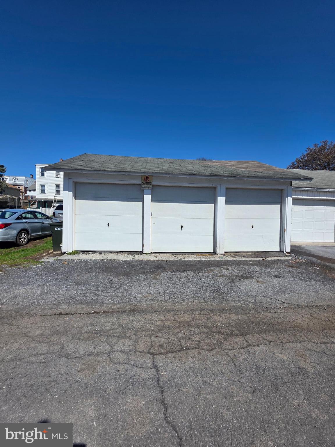 528 Maple Street Lebanon, PA 17046 - Photo 29 of 30 a view of a garage