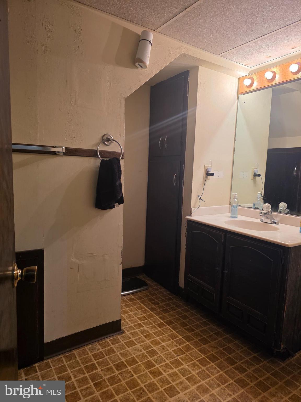 528 Maple Street Lebanon, PA 17046 - Photo 10 of 30 a bathroom with a sink and a mirror
