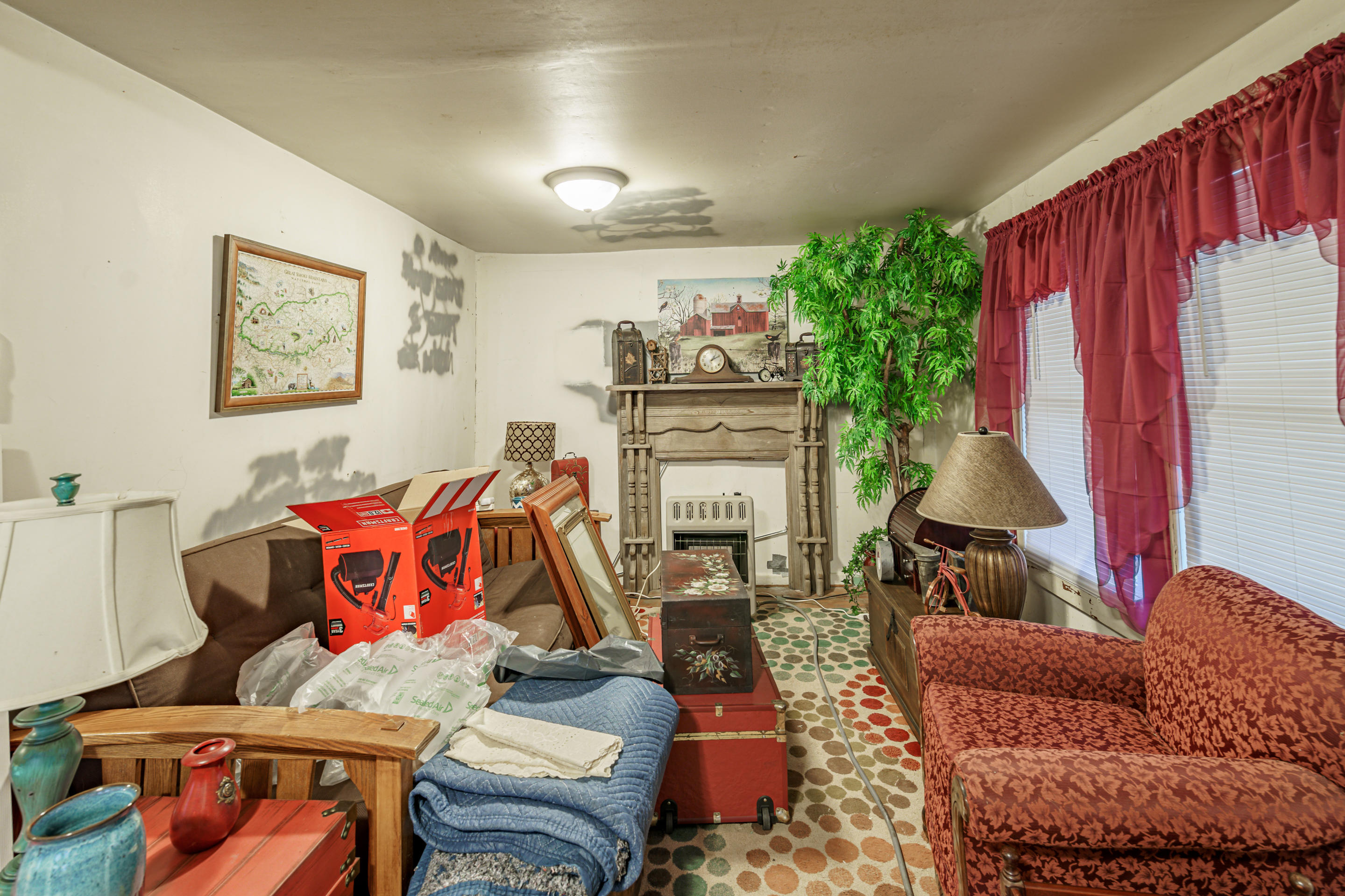 1174 Sugar Loaf Road Sevierville, TN 37876 - Photo 4 of 12 living room 2