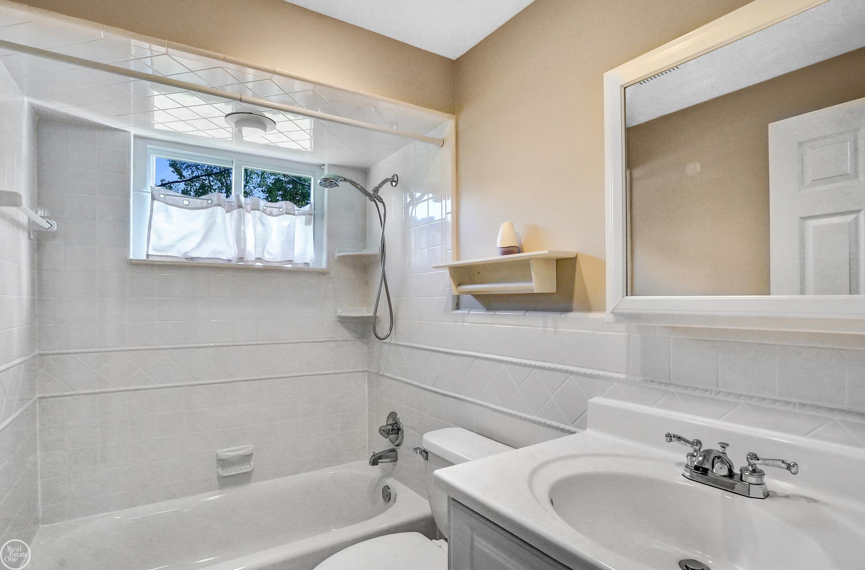 31701 West 13 Mile Road Farmington Hills, MI 48334 - Photo 28 of 29