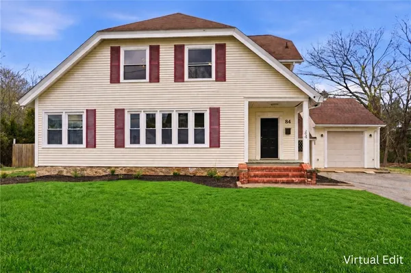 $499,900 | 84 Crest Road, North Smithfield, RI 02896