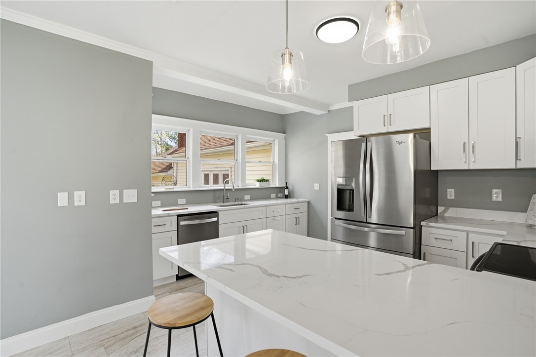 84 Crest Road North Smithfield, RI 02896 - Photo 7 of 46