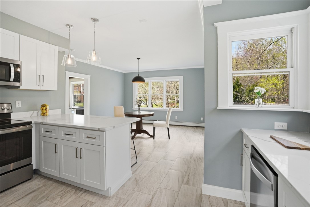 84 Crest Road North Smithfield, RI 02896 - Photo 9 of 46