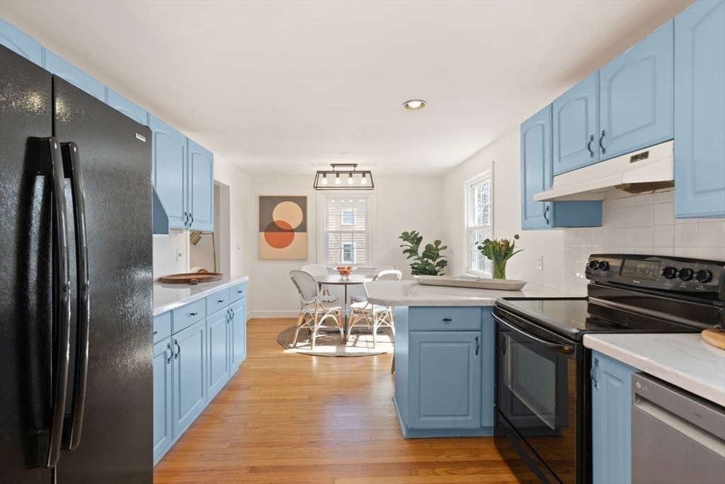 353 Laws Brook Road Concord, MA 01742 - Photo 6 of 27 Gallery Image 6