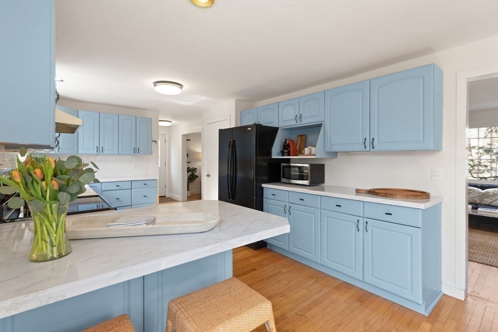 353 Laws Brook Road Concord, MA 01742 - Photo 8 of 27 Gallery Image 8