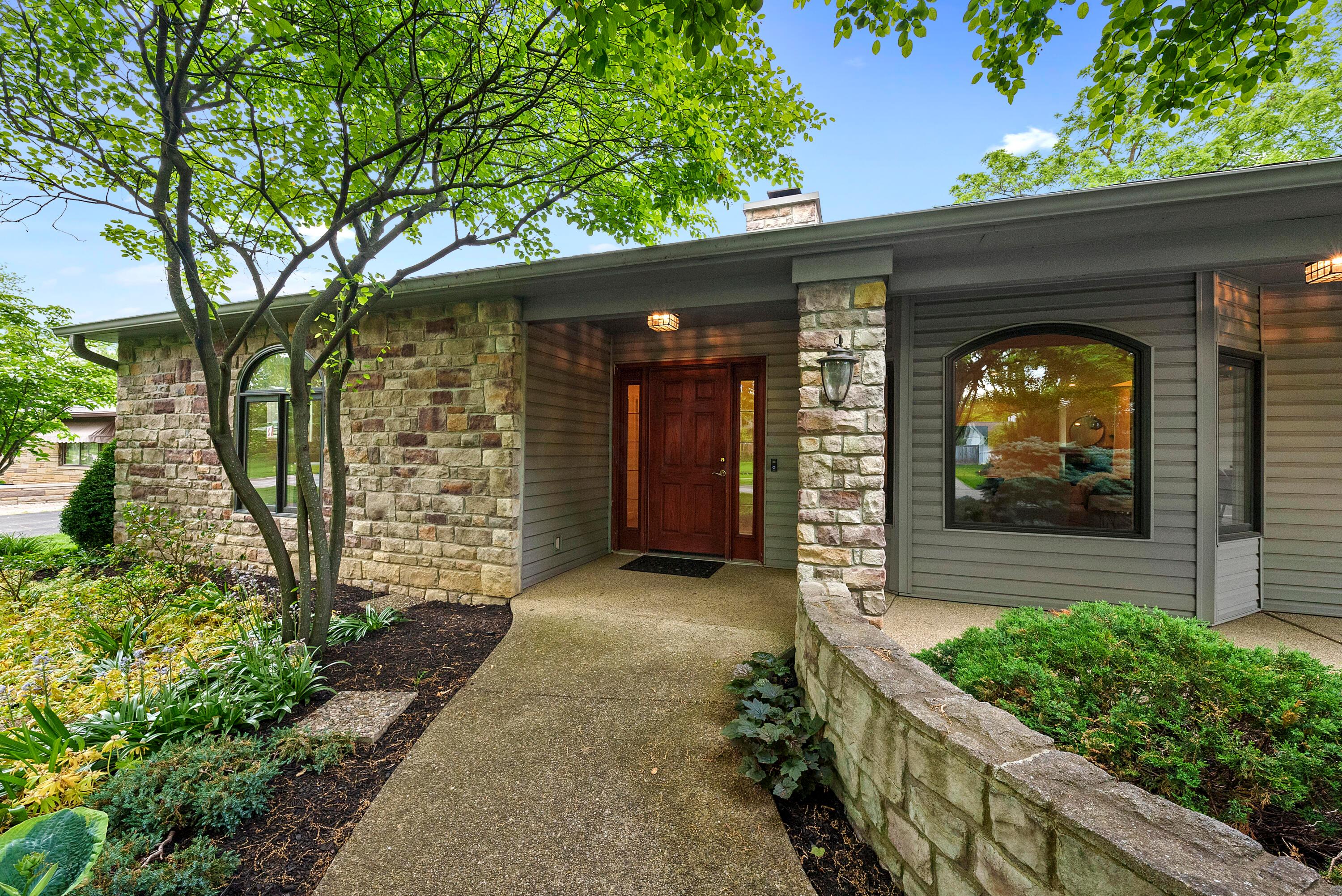 2718 Mt Holyoke Road Columbus, OH 43221 - Photo 10 of 57 DSC02873