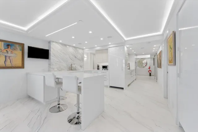 $2,000,000 | 3407 South Ocean Boulevard, Unit 4A, Highland Beach, FL 33487