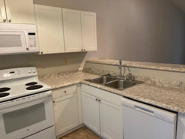 $1,295 | 943 West Chatham Street, Cary, NC 27511