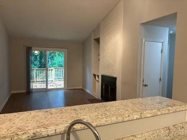 $1,295 | 943 West Chatham Street, Cary, NC 27511