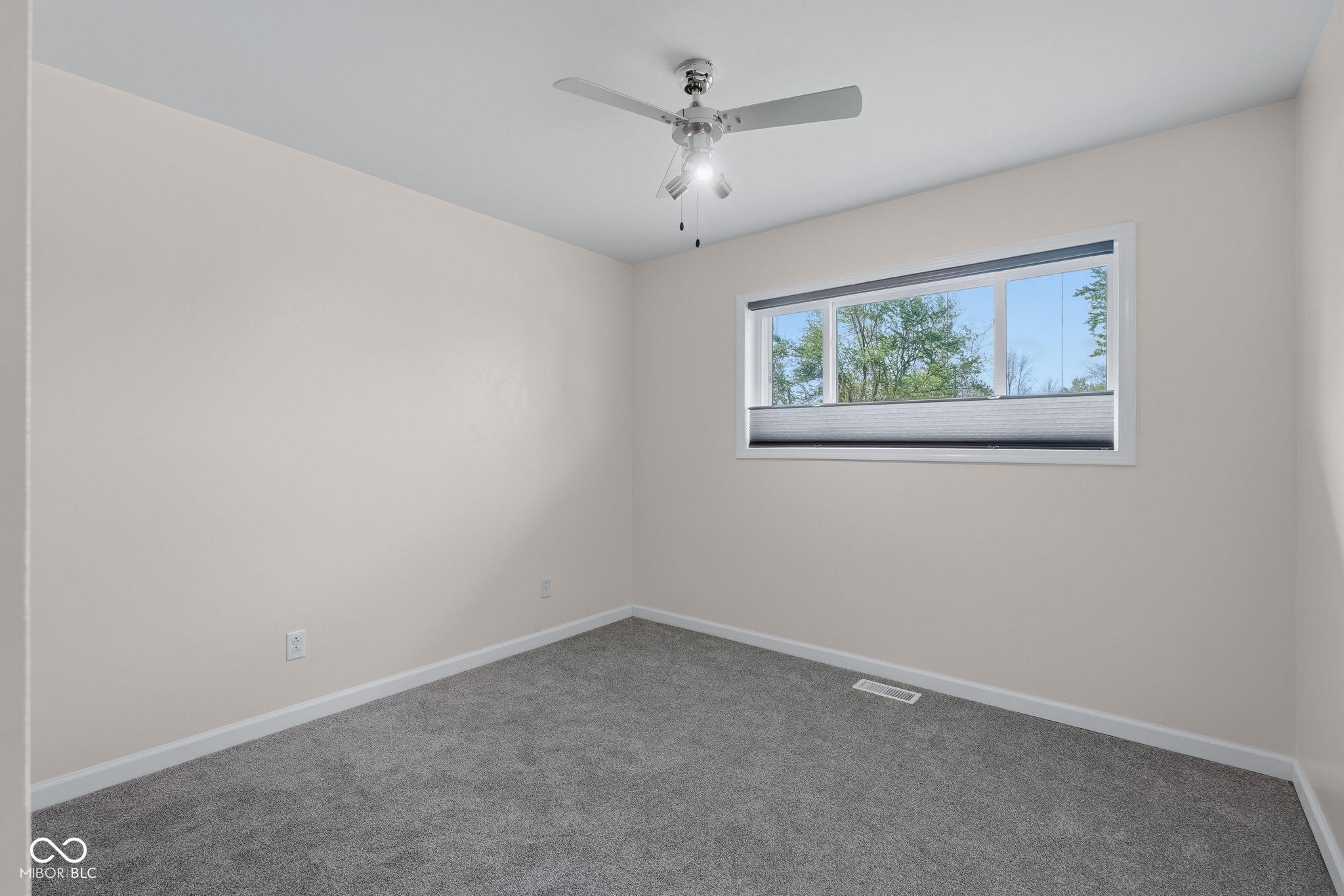 2734 31st Street Columbus, IN 47203 - Photo 15 of 26