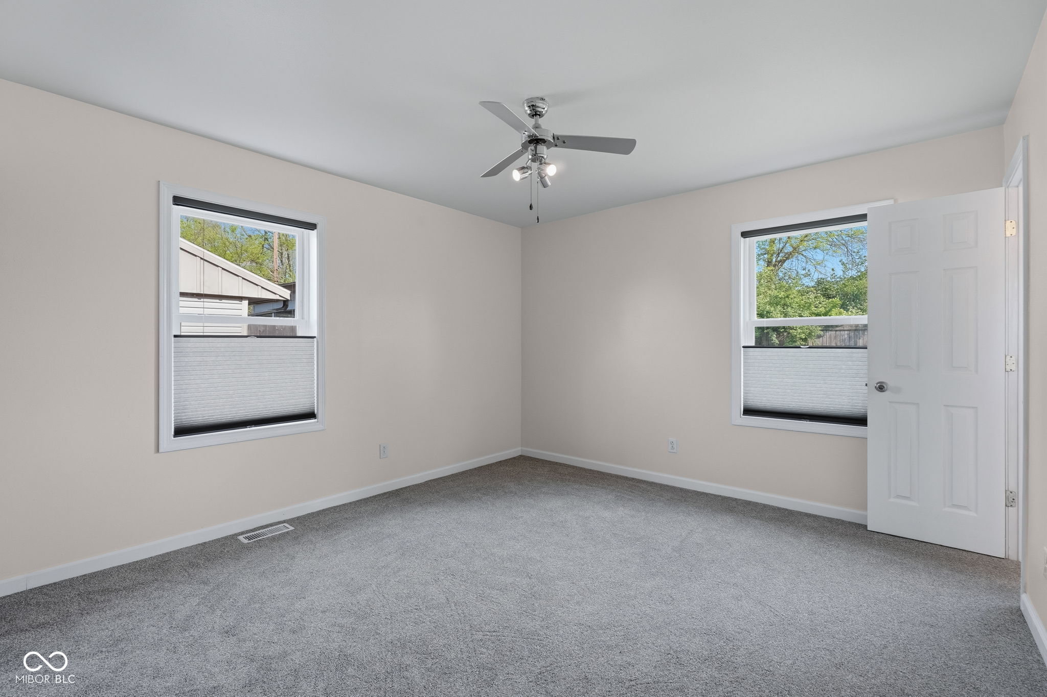 2734 31st Street Columbus, IN 47203 - Photo 18 of 26