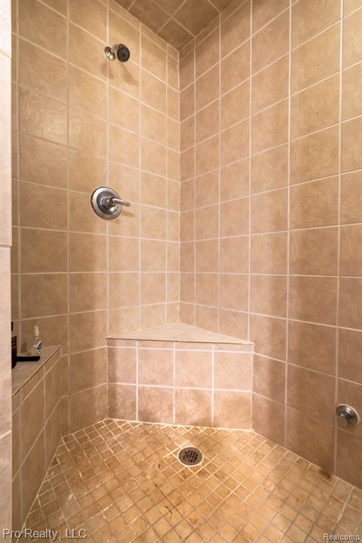 607 Bliss Drive Rochester Hills, MI 48307 - Photo 33 of 40
