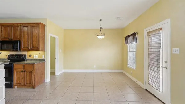 $3,200 | 313 Country Lakes Boulevard, Argyle, TX 76226