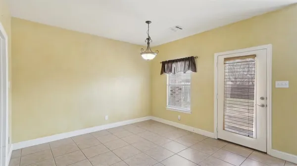 $3,200 | 313 Country Lakes Boulevard, Argyle, TX 76226