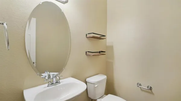 $3,200 | 313 Country Lakes Boulevard, Argyle, TX 76226