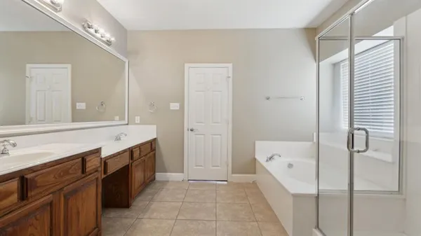 $3,200 | 313 Country Lakes Boulevard, Argyle, TX 76226