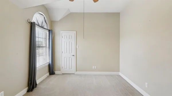 $3,200 | 313 Country Lakes Boulevard, Argyle, TX 76226