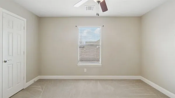 $3,200 | 313 Country Lakes Boulevard, Argyle, TX 76226