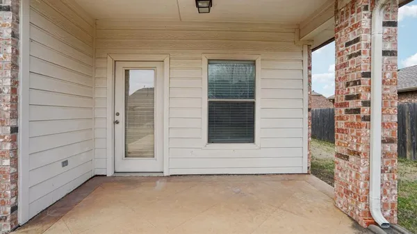 $3,200 | 313 Country Lakes Boulevard, Argyle, TX 76226