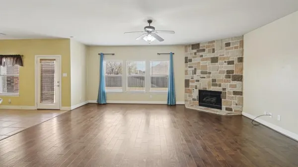 $3,200 | 313 Country Lakes Boulevard, Argyle, TX 76226