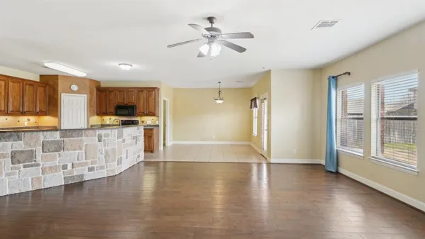 $3,200 | 313 Country Lakes Boulevard, Argyle, TX 76226
