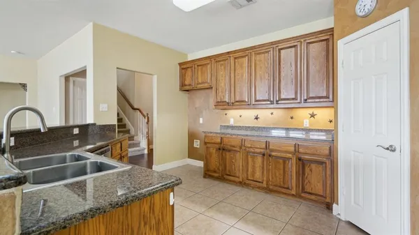 $3,200 | 313 Country Lakes Boulevard, Argyle, TX 76226