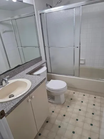 $1,800 | 3369 Perimeter Drive, Lake Worth, FL 33467