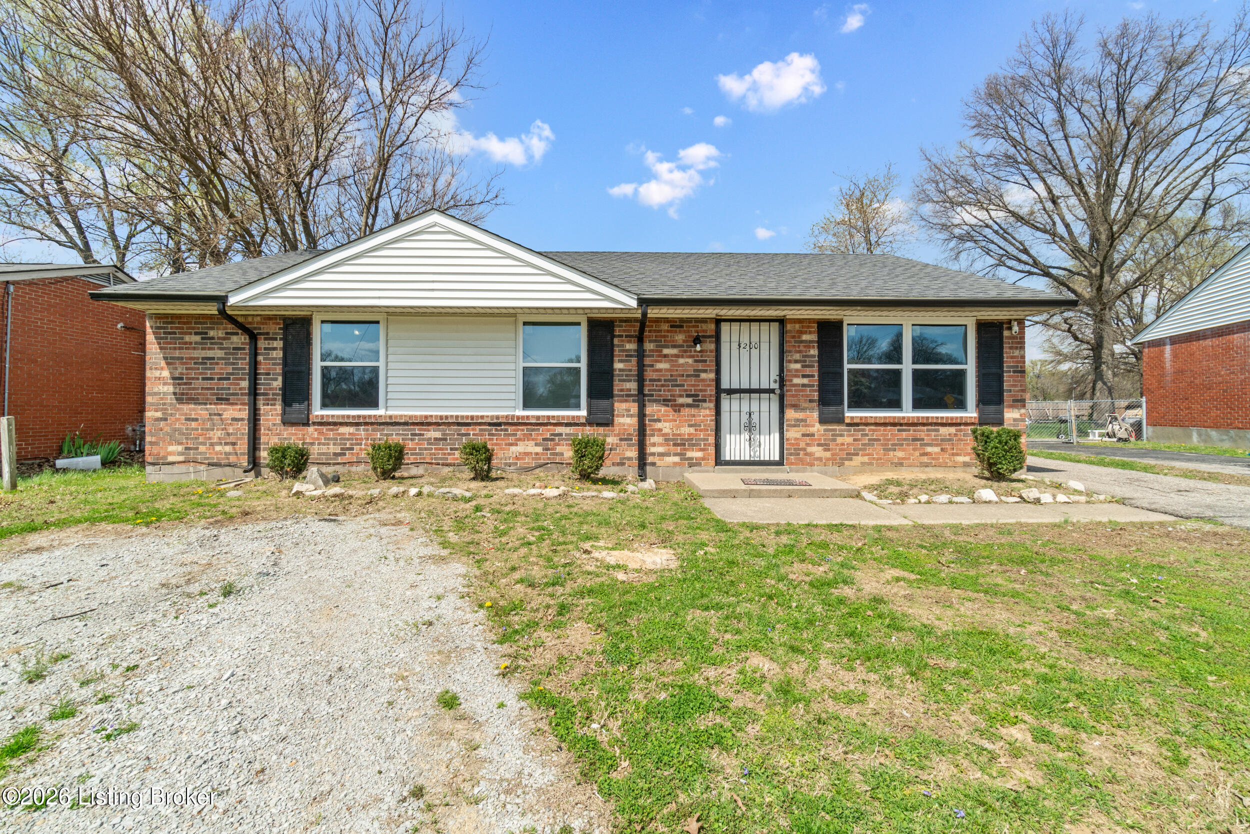 5200 Robinwood Road Louisville, KY 40218 - Photo 2 of 24 dsc00460