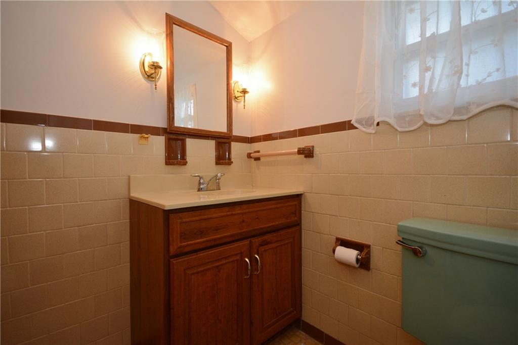 2057 Spring Hill Road Pittsburgh, PA 15243 - Photo 19 of 23
