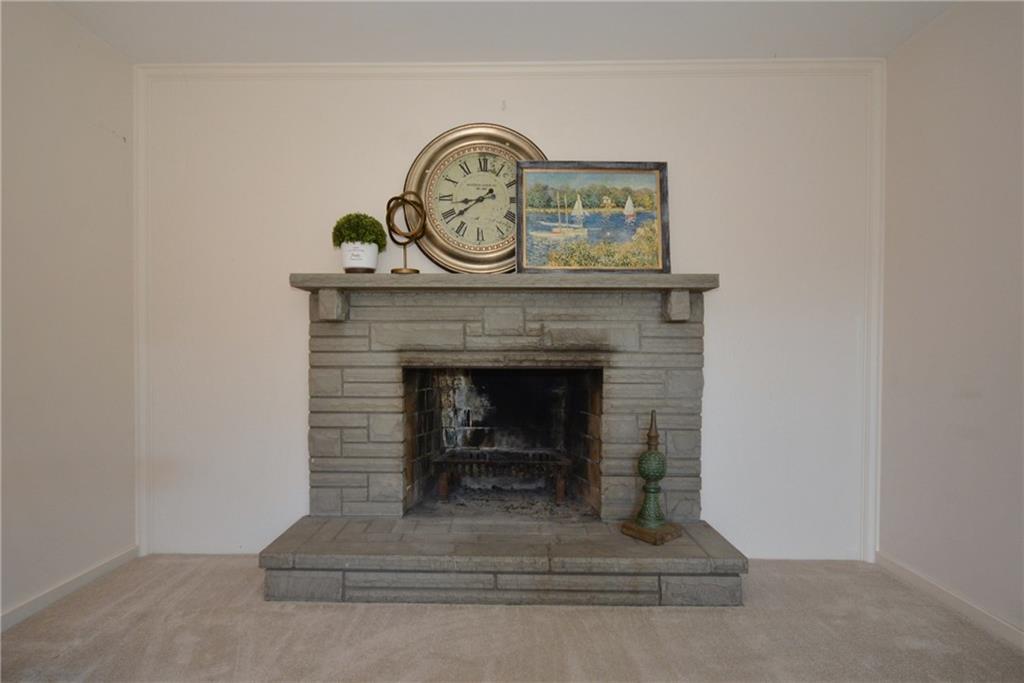 2057 Spring Hill Road Pittsburgh, PA 15243 - Photo 5 of 23
