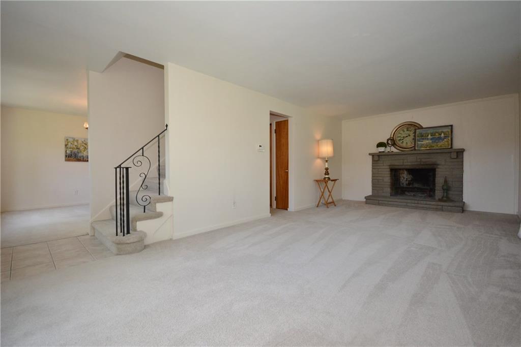 2057 Spring Hill Road Pittsburgh, PA 15243 - Photo 6 of 23