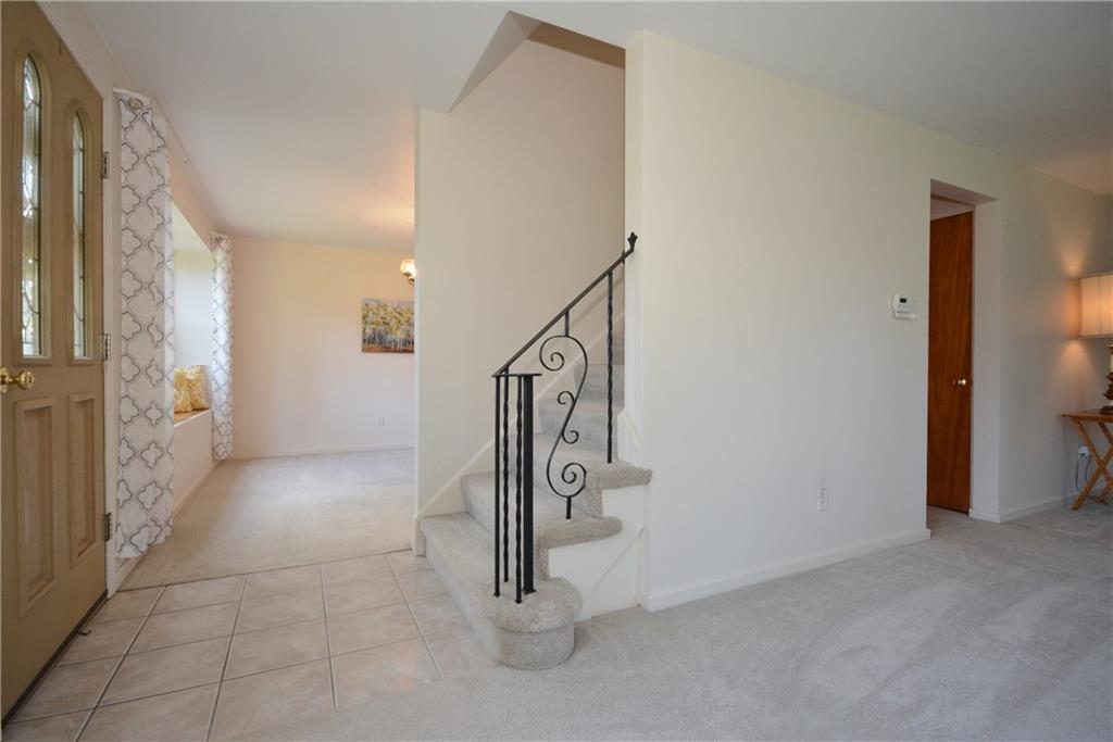 2057 Spring Hill Road Pittsburgh, PA 15243 - Photo 7 of 23