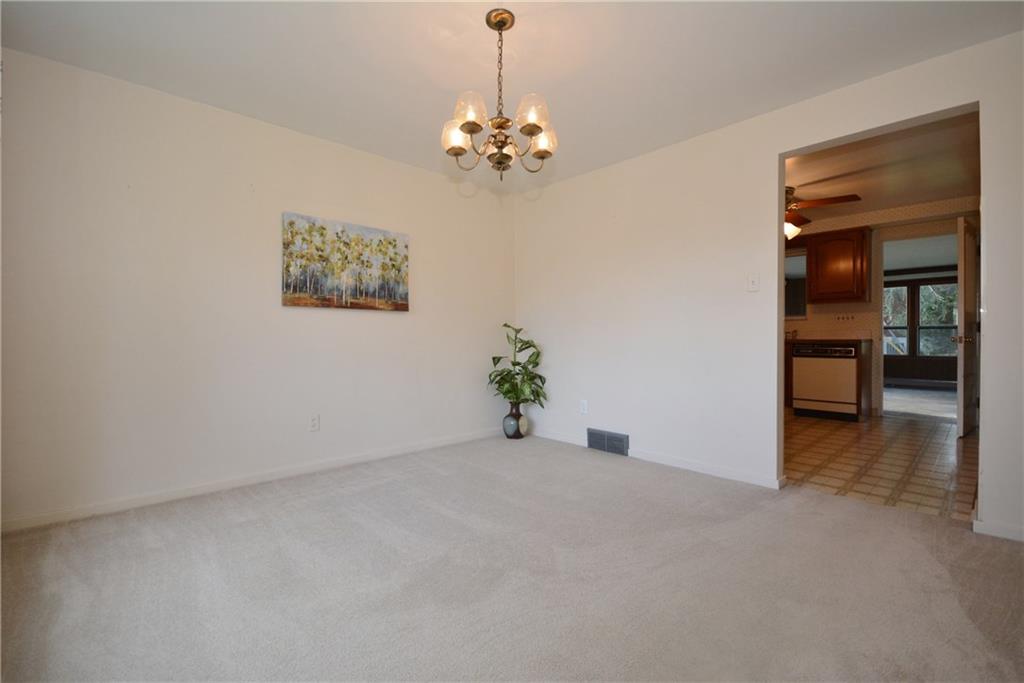 2057 Spring Hill Road Pittsburgh, PA 15243 - Photo 9 of 23