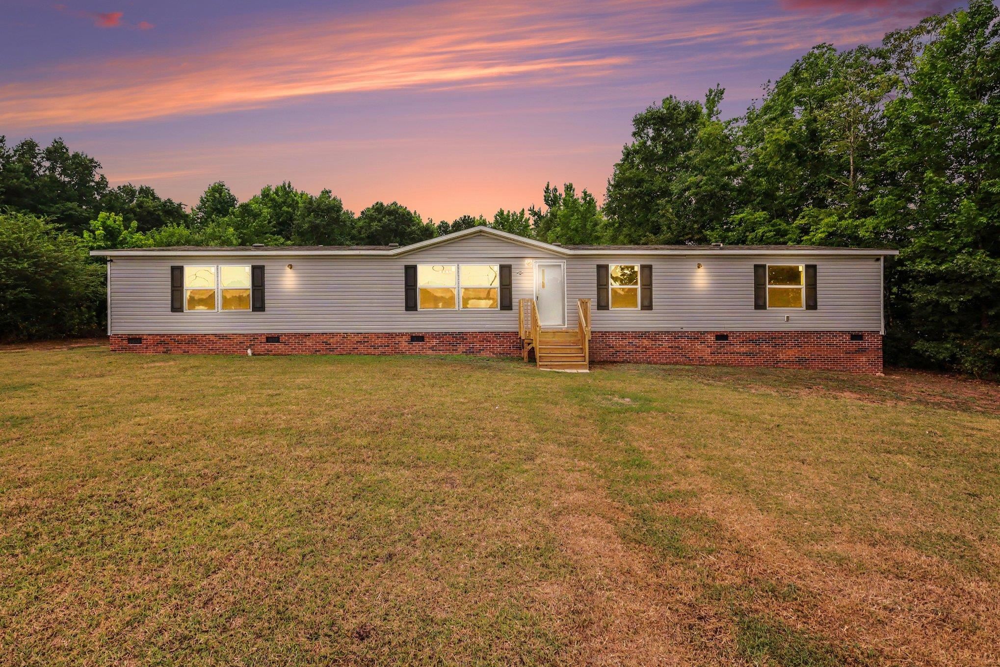 205 Dillon Street Chesnee, SC 29323 - Photo 1 of 32
