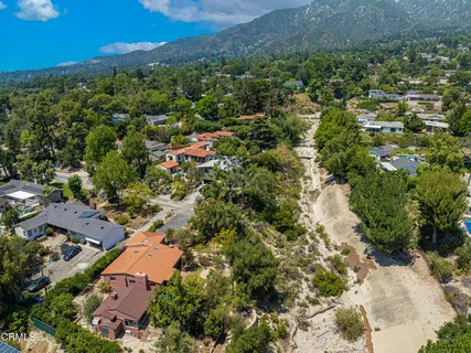 $1,589,000 | 2300 El Moreno Street, La Crescenta, CA 91214