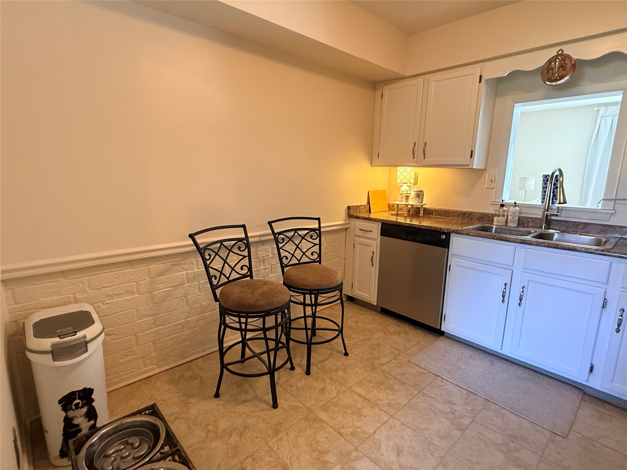 637 Young Road Erie, PA 16509 - Photo 17 of 28 Gallery Image 17