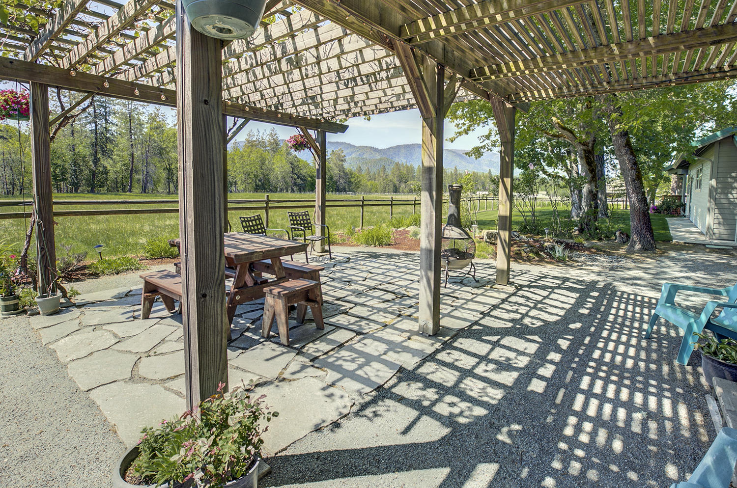1316 East Fork Road Williams, OR 97544 - Photo 34 of 56 Pergola