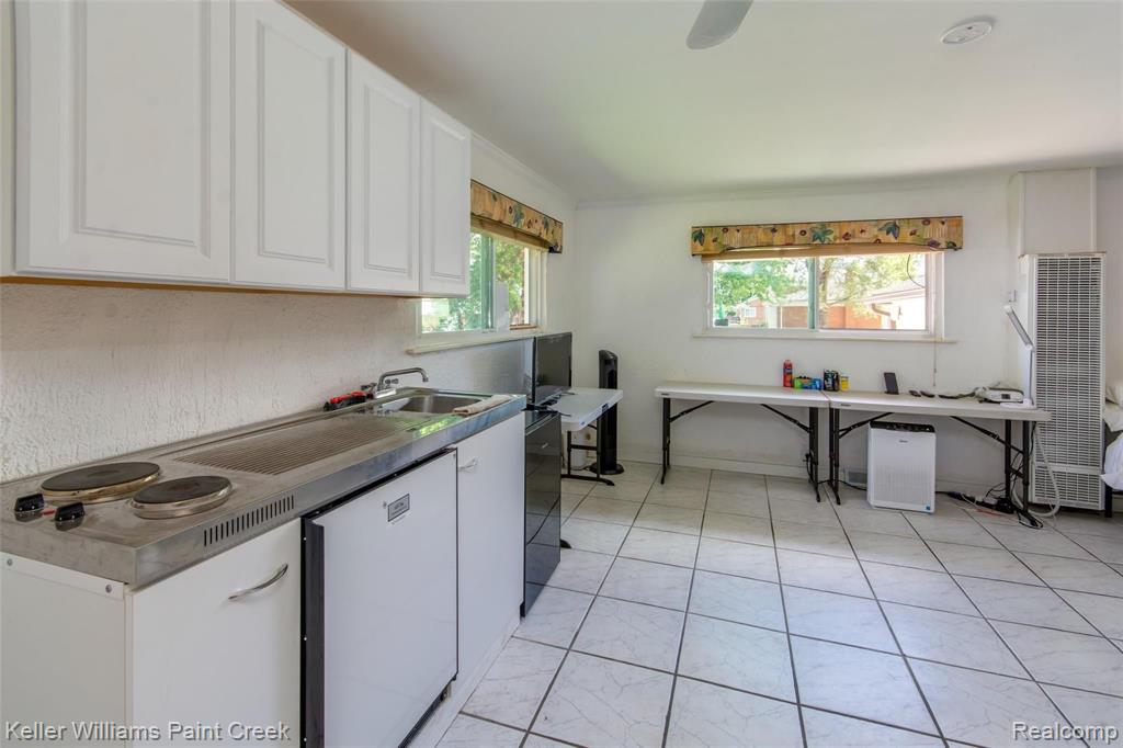 26312 Five Mile Road Redford, MI 48239 - Photo 25 of 46