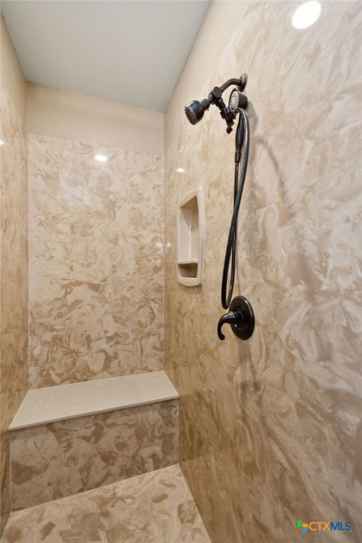1331 Hilltop Ridge New Braunfels, TX 78132 - Photo 18 of 29 a bathroom with a shower