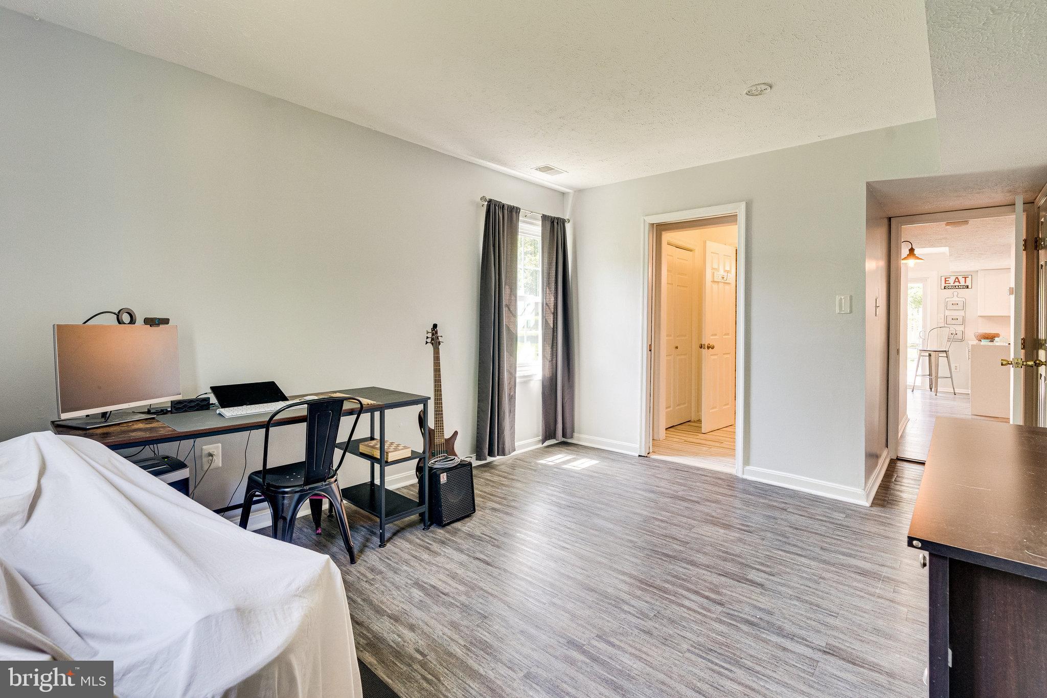 13206 Jasper Road Fairfax, VA 22033 - Photo 24 of 60 Bedroom 2 with en suite bathroom