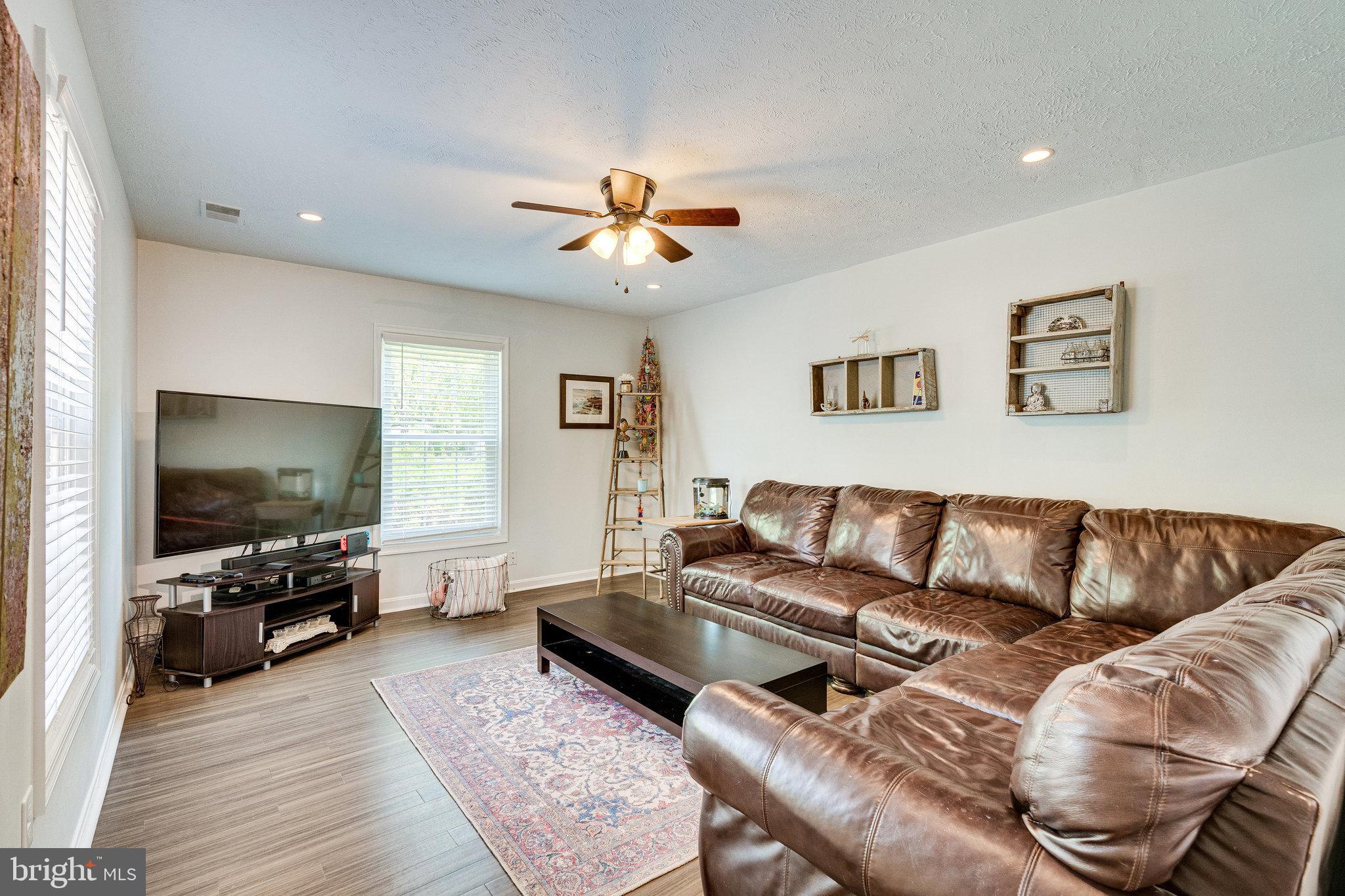 13206 Jasper Road Fairfax, VA 22033 - Photo 30 of 60 Spacious family room