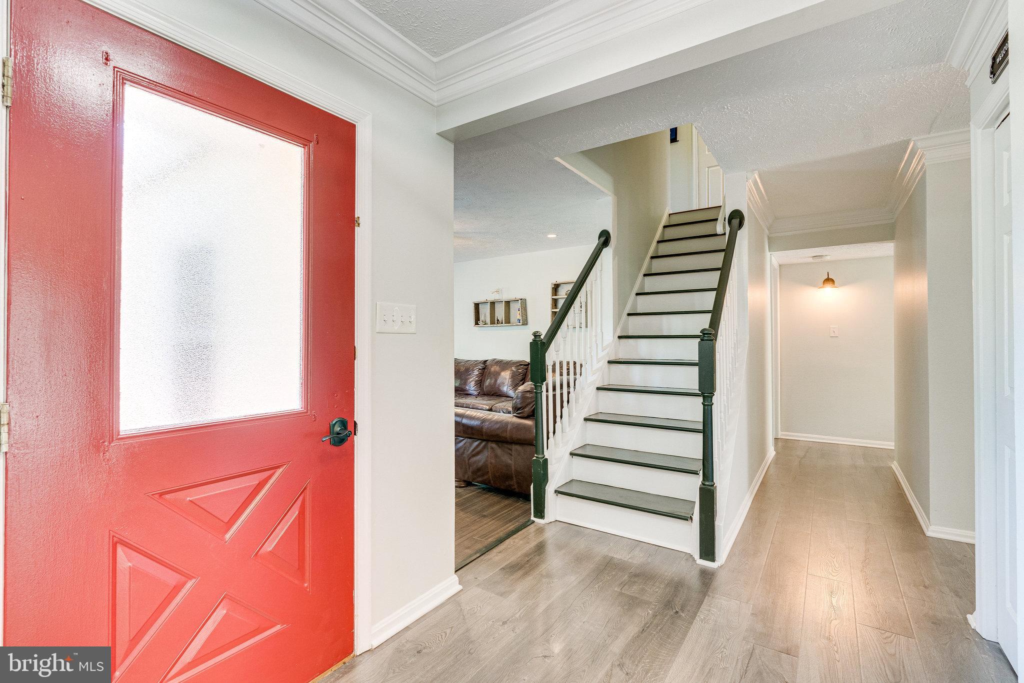 13206 Jasper Road Fairfax, VA 22033 - Photo 5 of 60 Foyer