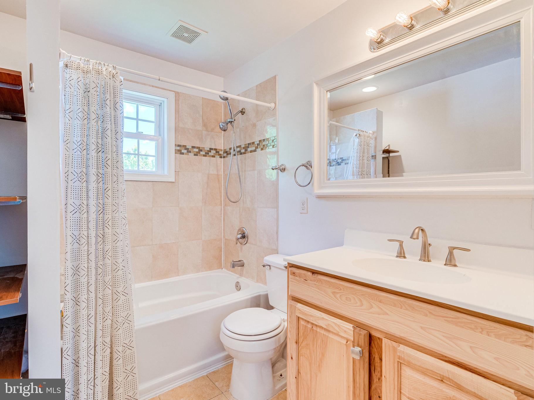 13206 Jasper Road Fairfax, VA 22033 - Photo 44 of 60 Primary bathroom