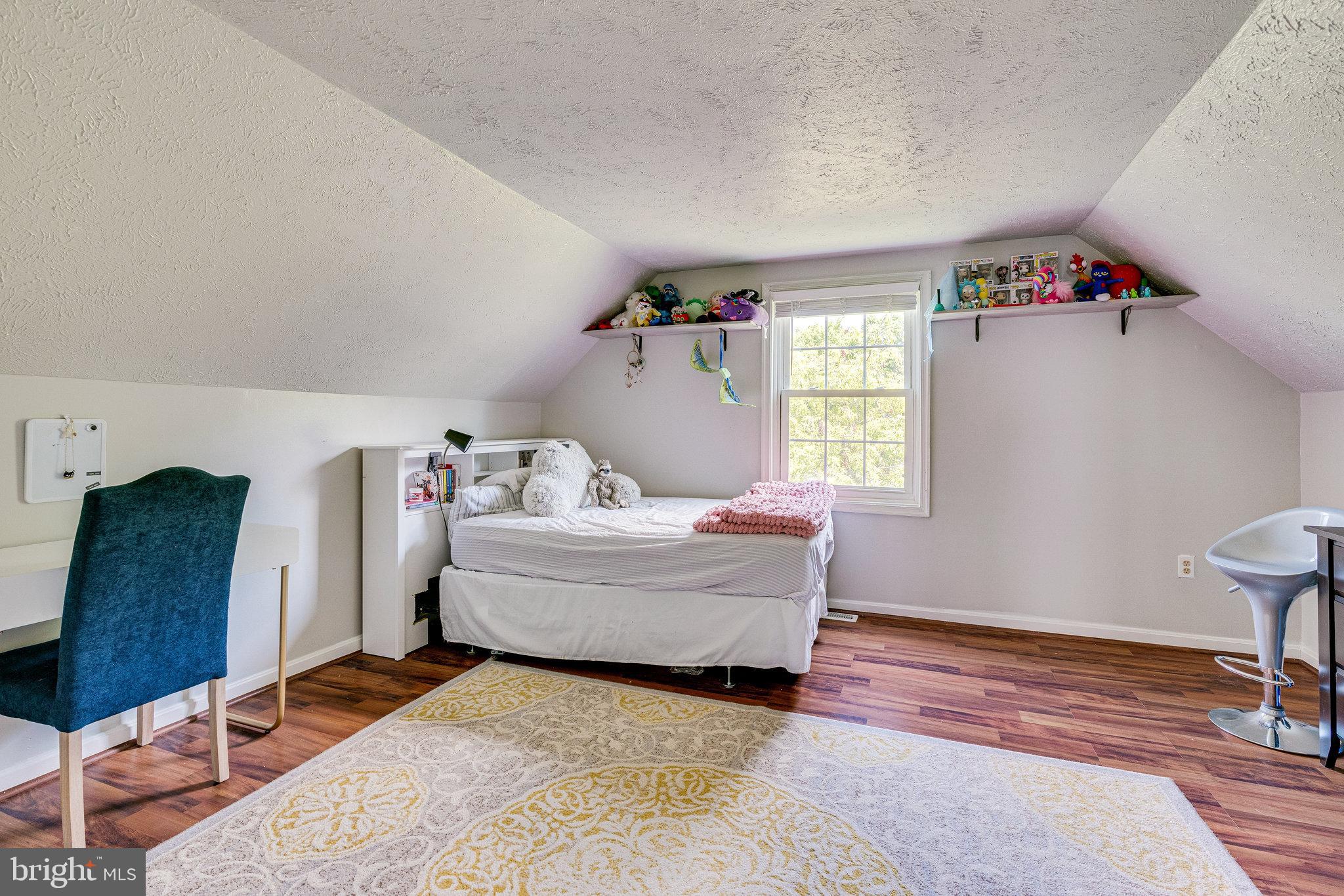 13206 Jasper Road Fairfax, VA 22033 - Photo 51 of 60 Bedroom 4 upstairs