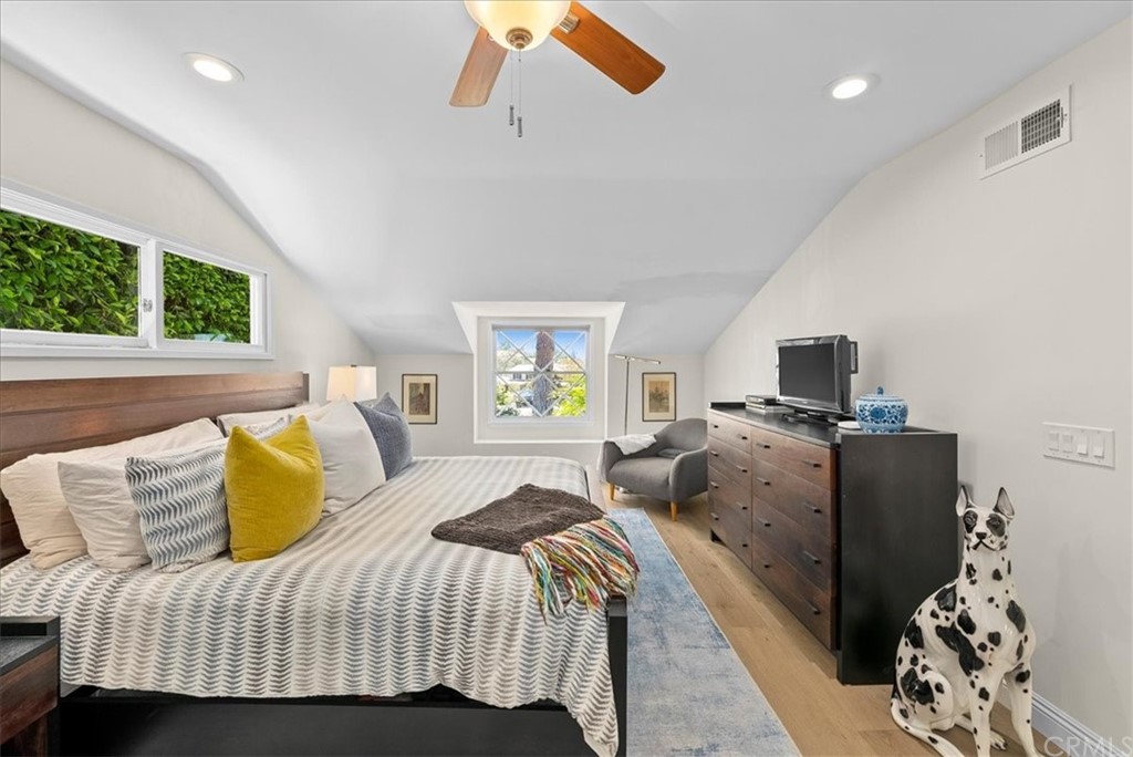 1137 Vía Coronel Palos Verdes Estates, CA 90274 - Photo 14 of 20 a bedroom with a bed and couch