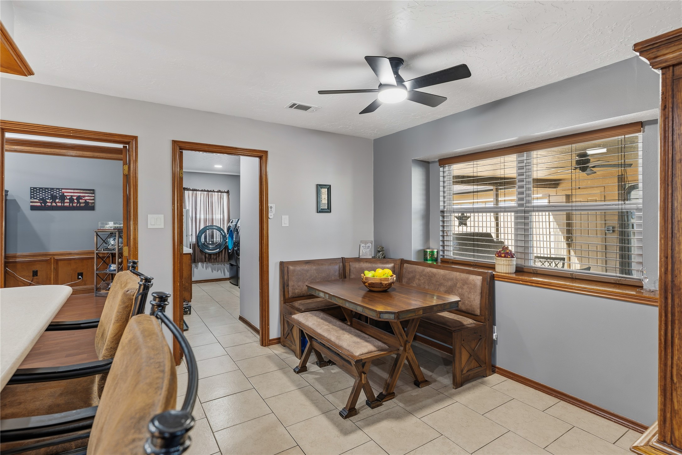 6618 Wimbledon Trail Road Spring, TX 77379 - Photo 17 of 44 a room with furniture and window