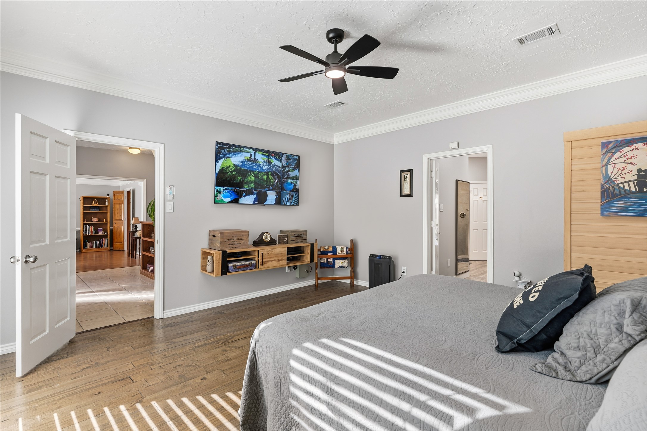 6618 Wimbledon Trail Road Spring, TX 77379 - Photo 25 of 44 a bedroom with furniture and a large window